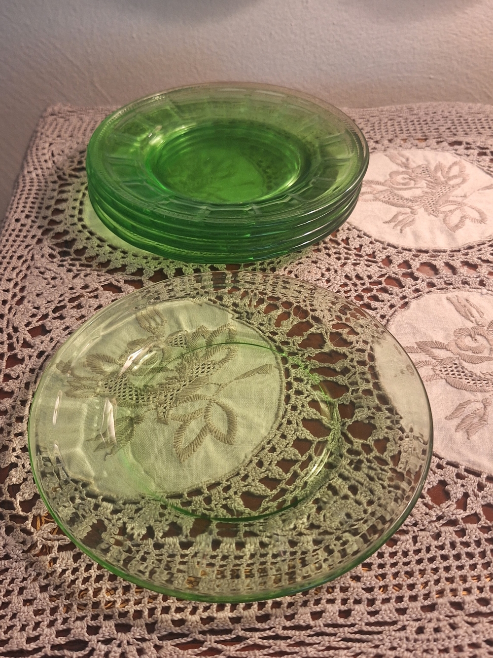 Anchor Hocking Uraninum Green Glass Dessert Plates - Set of 5 Vintage-Plates